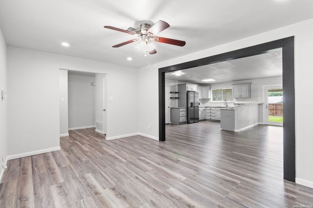 6027 FOREST SHADOW ST, San Antonio, TX 78240