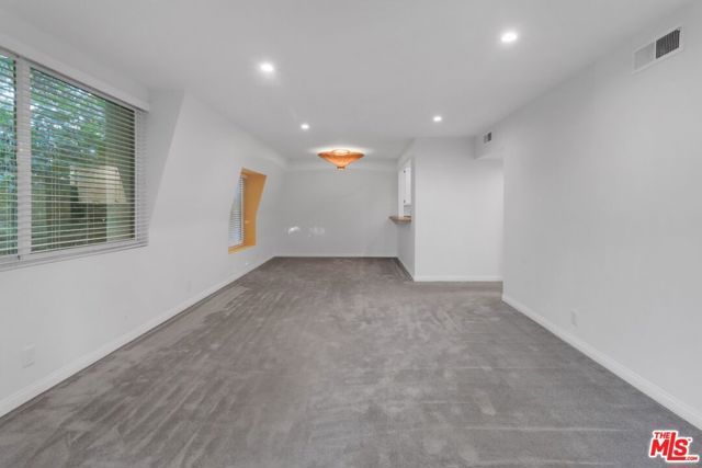 14315 Riverside Drive 210, Los Angeles, CA 91423