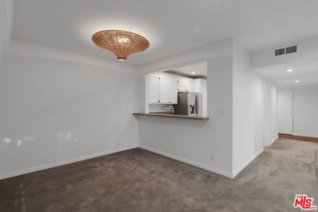 14315 Riverside Drive 210, Los Angeles, CA 91423