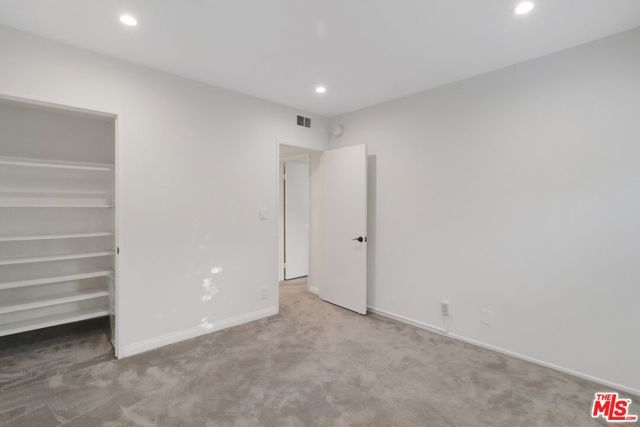 14315 Riverside Drive 210, Los Angeles, CA 91423