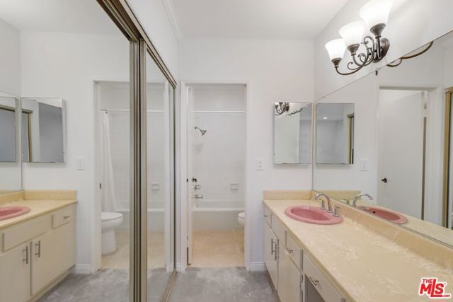 14315 Riverside Drive 210, Los Angeles, CA 91423