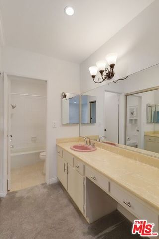 14315 Riverside Drive 210, Los Angeles, CA 91423