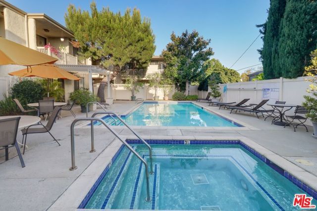14315 Riverside Drive 210, Los Angeles, CA 91423