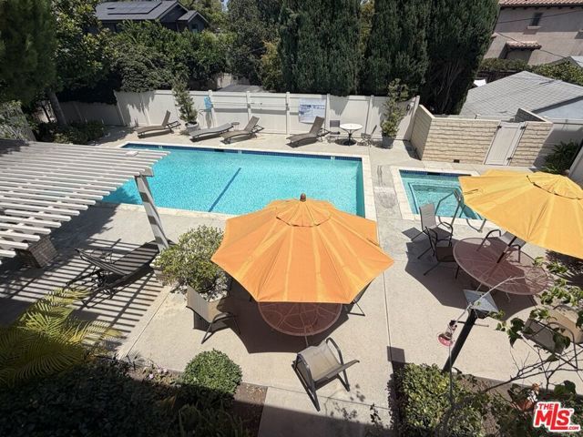 14315 Riverside Drive 210, Los Angeles, CA 91423