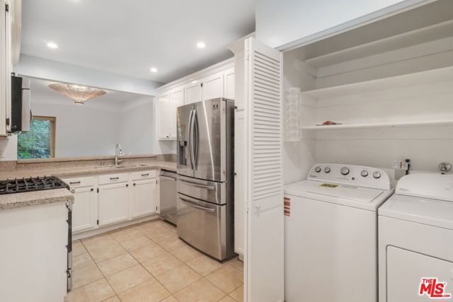 14315 Riverside Drive 210, Los Angeles, CA 91423