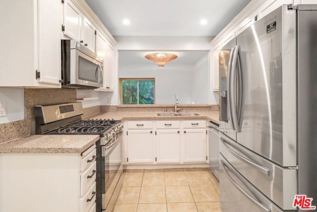 14315 Riverside Drive 210, Los Angeles, CA 91423