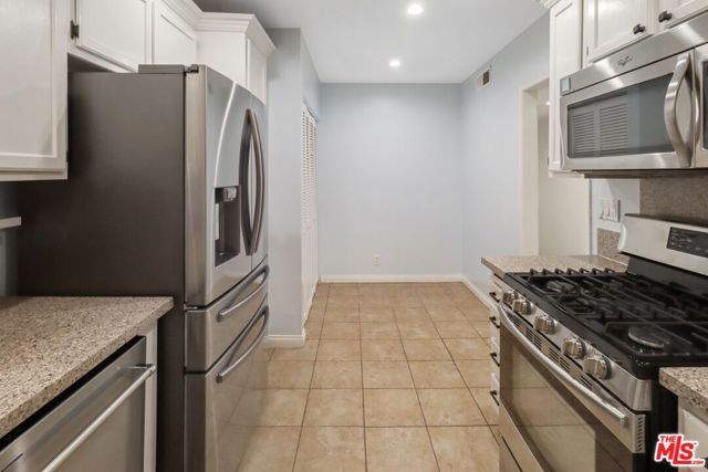 14315 Riverside Drive 210, Los Angeles, CA 91423