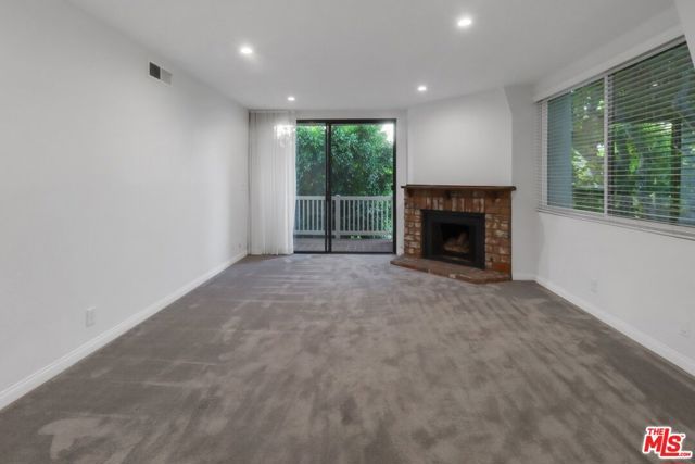 14315 Riverside Drive 210, Los Angeles, CA 91423