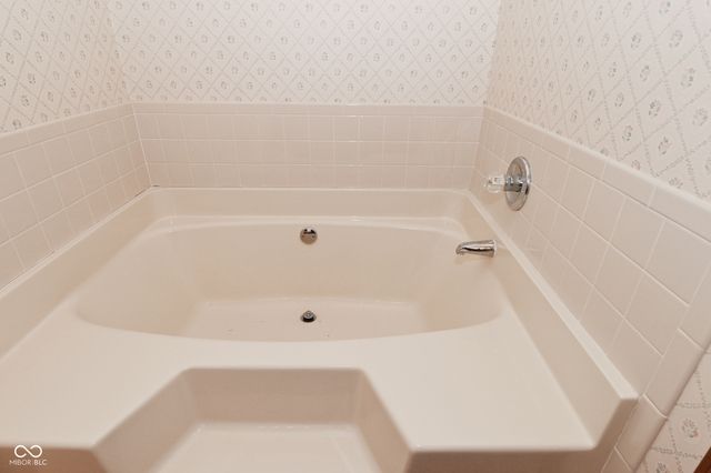 675 Caesar Drive, Avon, IN 46123