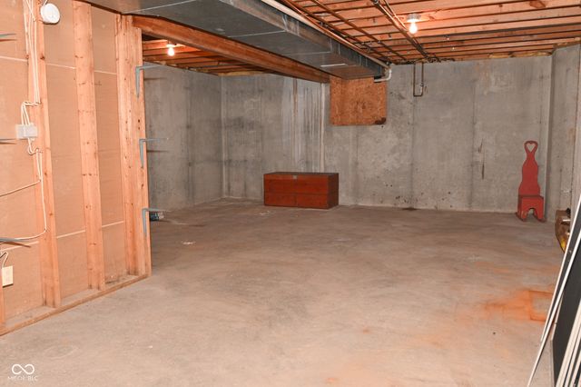 675 Caesar Drive, Avon, IN 46123