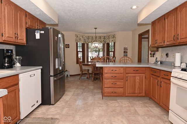 675 Caesar Drive, Avon, IN 46123