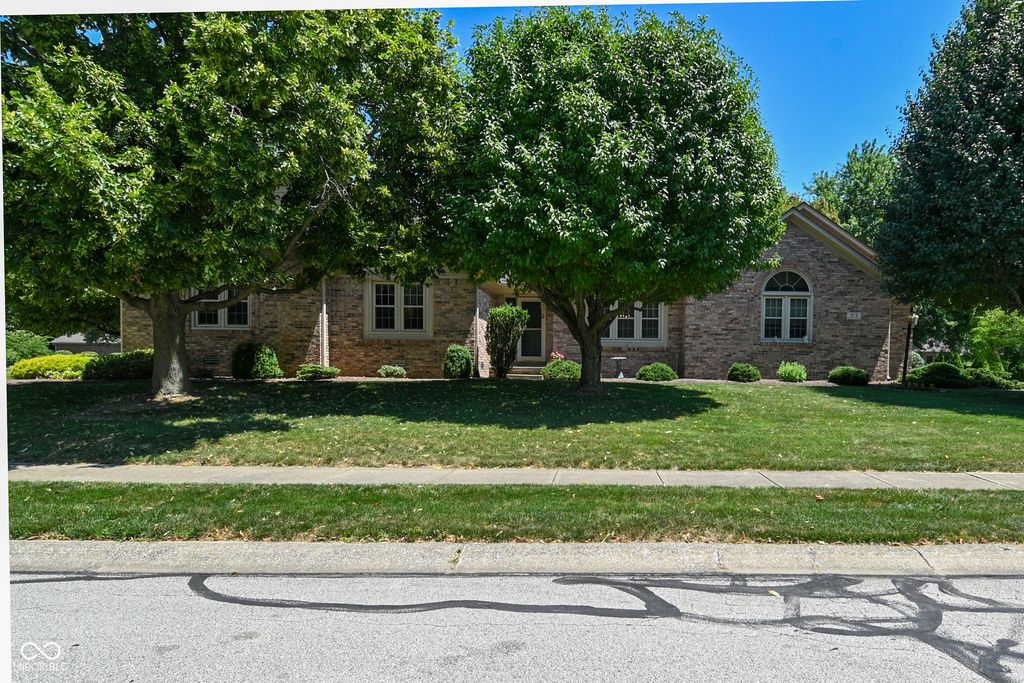 675 Caesar Drive, Avon, IN 46123