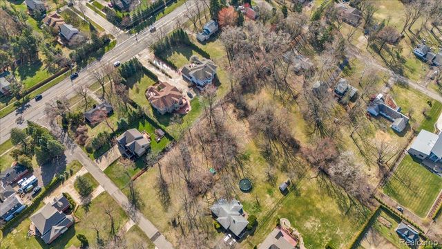 1454 Banmoor Drive, Troy, MI 48084