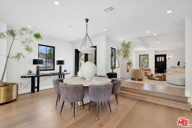 8671 Clifton Way, Beverly Hills, CA 90211