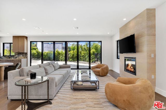 8671 Clifton Way, Beverly Hills, CA 90211