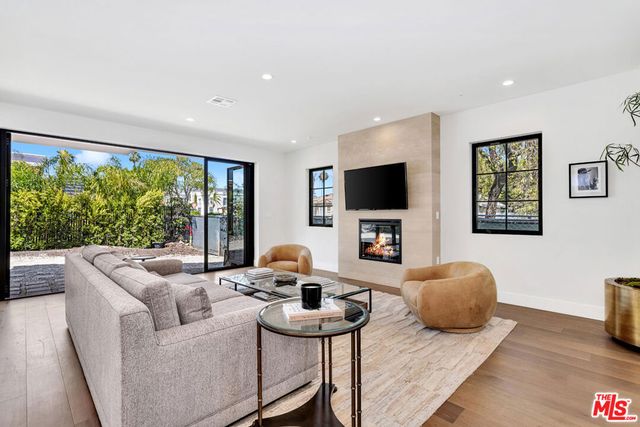 8671 Clifton Way, Beverly Hills, CA 90211