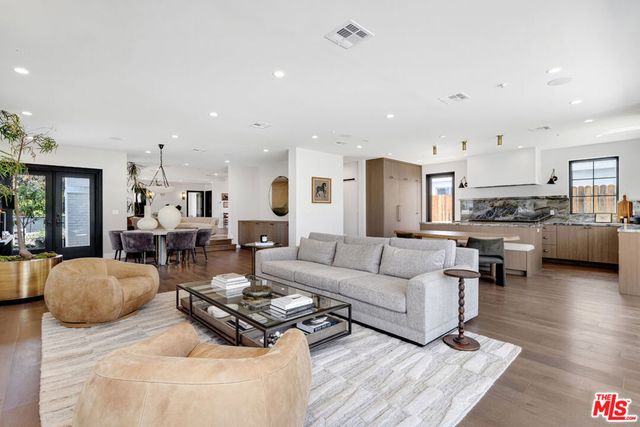 8671 Clifton Way, Beverly Hills, CA 90211