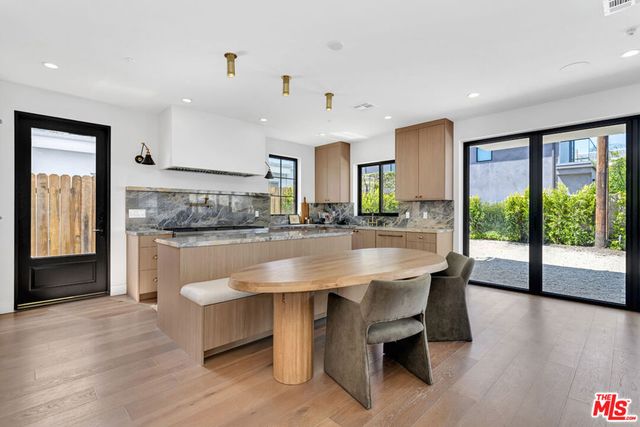 8671 Clifton Way, Beverly Hills, CA 90211