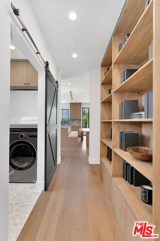 8671 Clifton Way, Beverly Hills, CA 90211