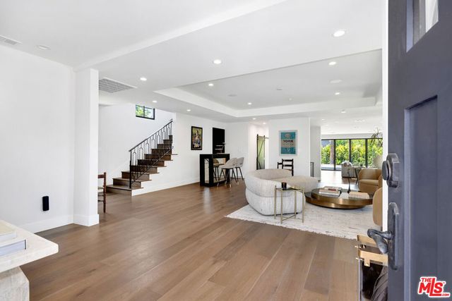 8671 Clifton Way, Beverly Hills, CA 90211