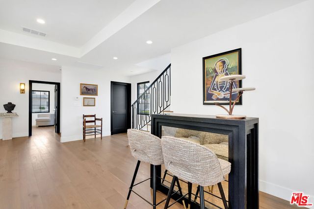 8671 Clifton Way, Beverly Hills, CA 90211