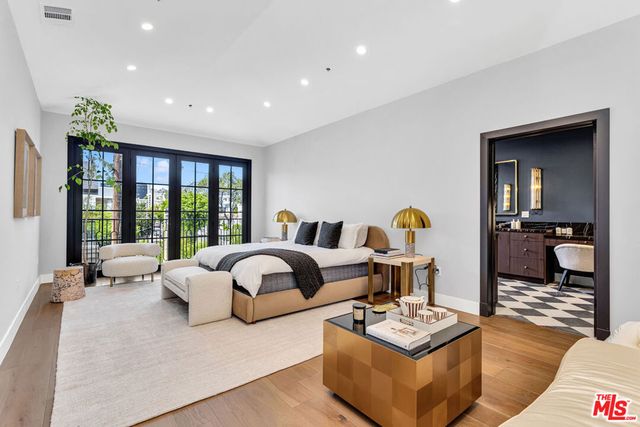 8671 Clifton Way, Beverly Hills, CA 90211