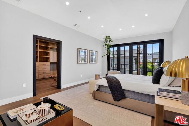 8671 Clifton Way, Beverly Hills, CA 90211