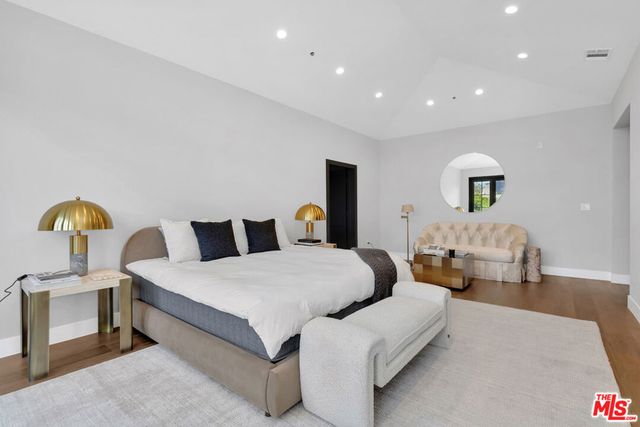 8671 Clifton Way, Beverly Hills, CA 90211