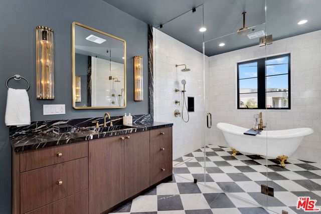 8671 Clifton Way, Beverly Hills, CA 90211