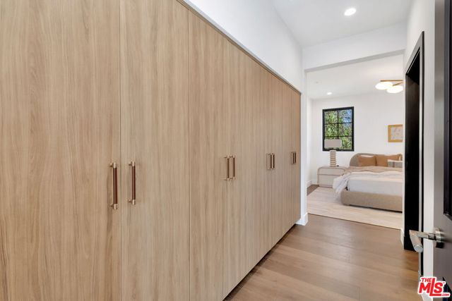 8671 Clifton Way, Beverly Hills, CA 90211