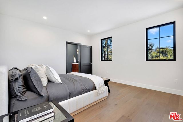 8671 Clifton Way, Beverly Hills, CA 90211