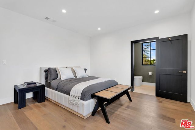8671 Clifton Way, Beverly Hills, CA 90211