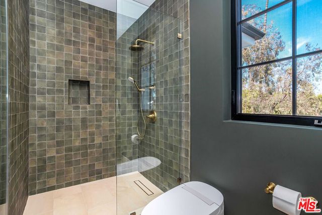 8671 Clifton Way, Beverly Hills, CA 90211