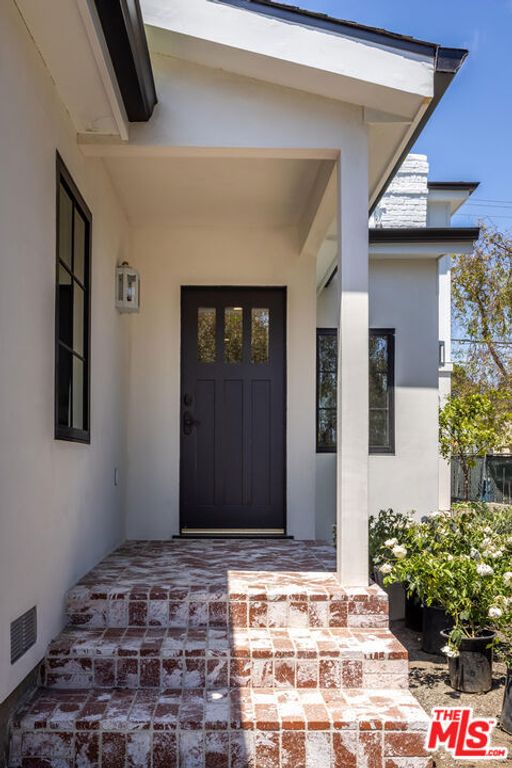 8671 Clifton Way, Beverly Hills, CA 90211