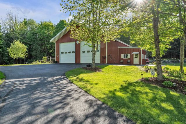 4647 Lake Road, Newport Town, VT 05857