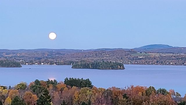 4647 Lake Road, Newport Town, VT 05857