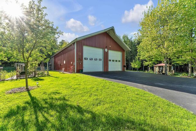 4647 Lake Road, Newport Town, VT 05857