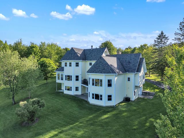 4647 Lake Road, Newport Town, VT 05857