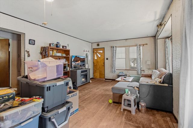 14 Beckert Ave, Revere, MA 02151