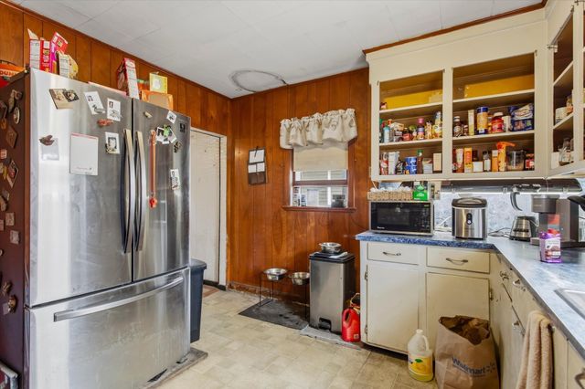 14 Beckert Ave, Revere, MA 02151