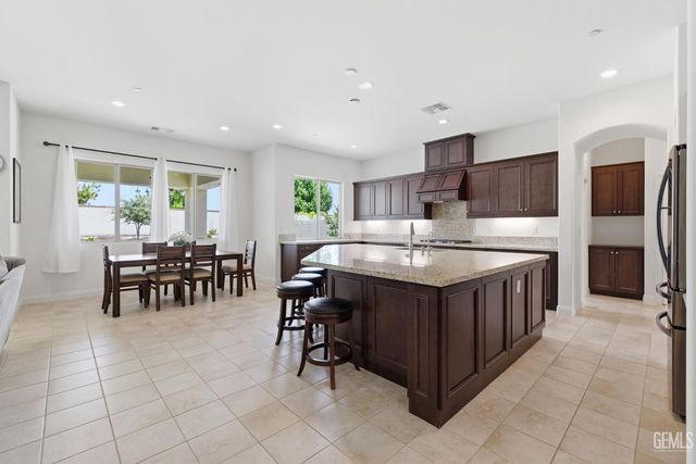 3910 Shelley Anne Way, Bakersfield, CA 93311