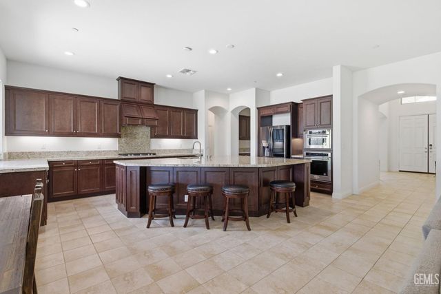 3910 Shelley Anne Way, Bakersfield, CA 93311