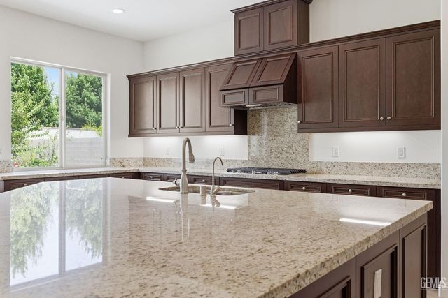 3910 Shelley Anne Way, Bakersfield, CA 93311
