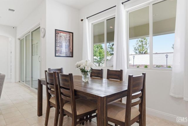 3910 Shelley Anne Way, Bakersfield, CA 93311
