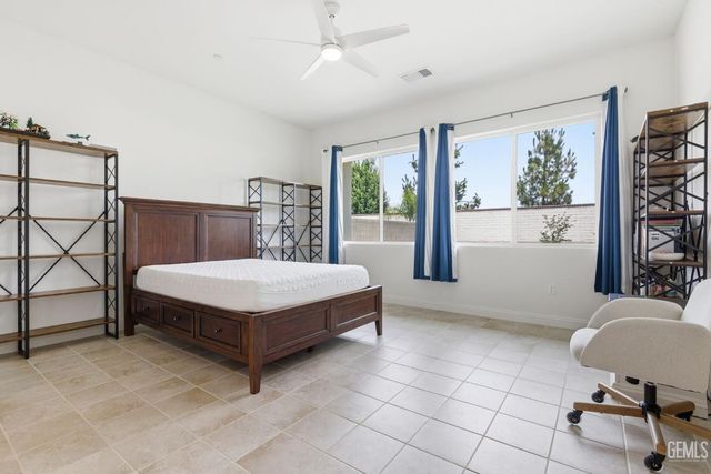 3910 Shelley Anne Way, Bakersfield, CA 93311