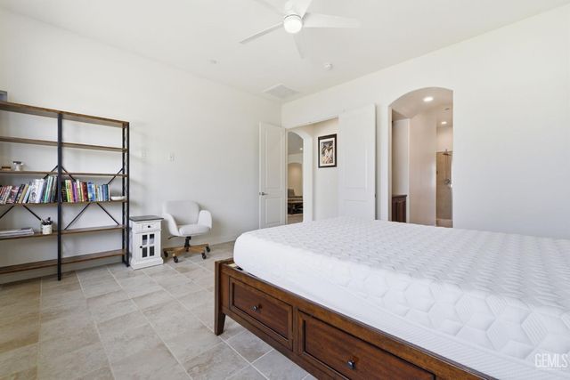 3910 Shelley Anne Way, Bakersfield, CA 93311