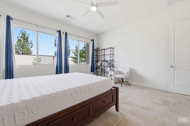 3910 Shelley Anne Way, Bakersfield, CA 93311