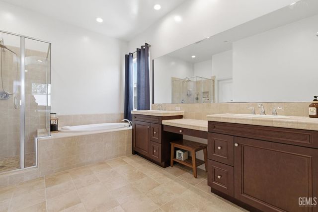 3910 Shelley Anne Way, Bakersfield, CA 93311
