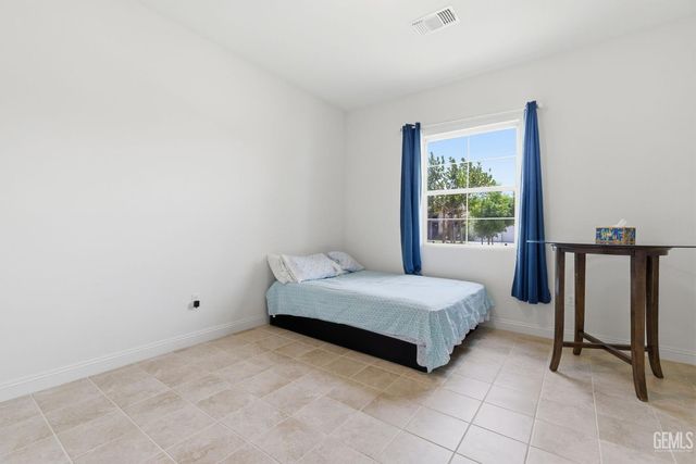 3910 Shelley Anne Way, Bakersfield, CA 93311
