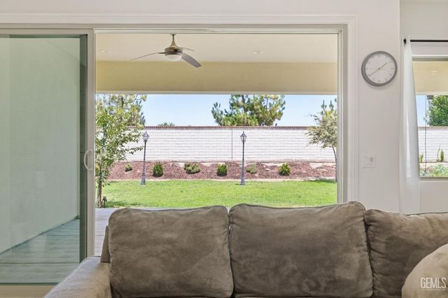 3910 Shelley Anne Way, Bakersfield, CA 93311